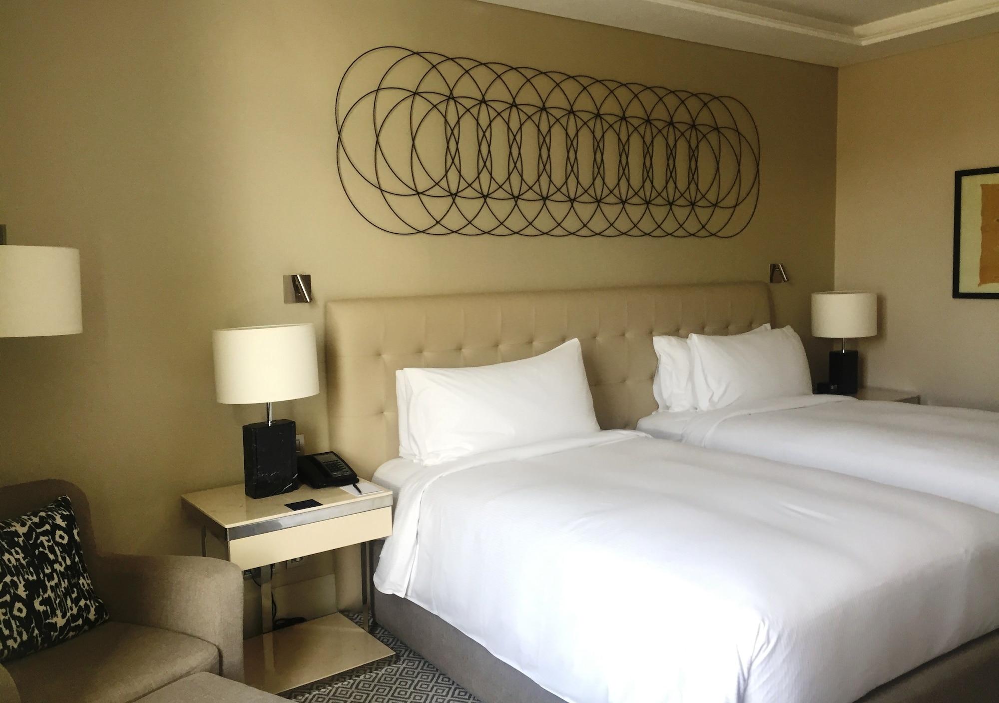 힐튼 탕헤르 시티 센터 호텔 앤 레지던스 외부 사진 A room at the hotel