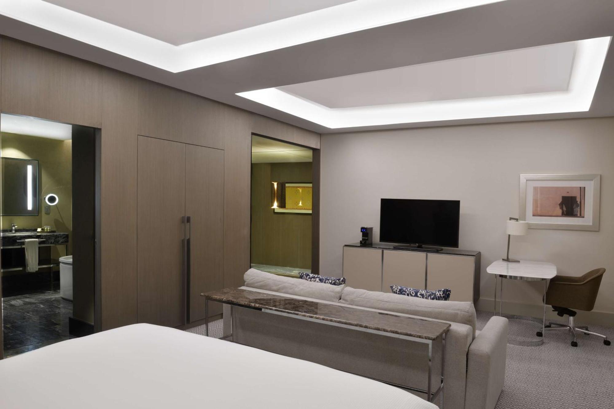 힐튼 탕헤르 시티 센터 호텔 앤 레지던스 외부 사진 A typical room at the hotel