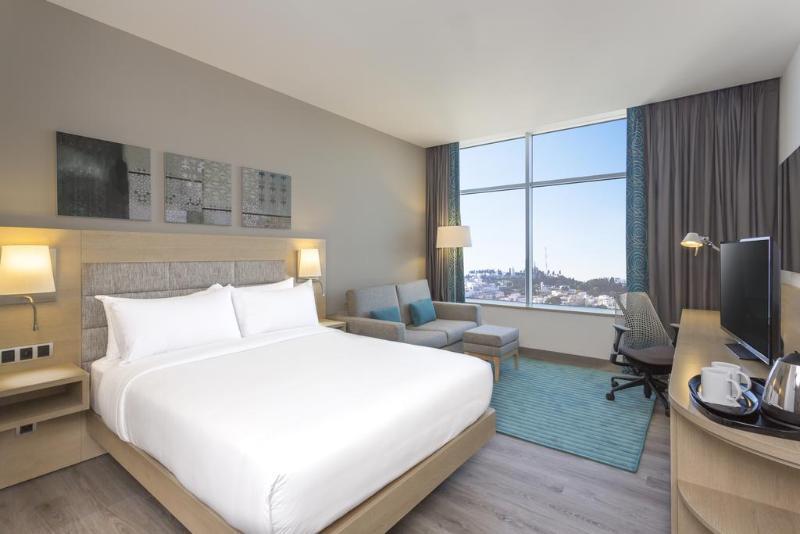 힐튼 탕헤르 시티 센터 호텔 앤 레지던스 외부 사진 A typical guest room at the Hilton Garden Inn